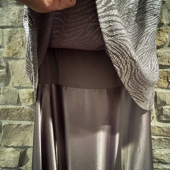 Cachet Two Piece Evening Dress and Jacket - Picture 11 of 17